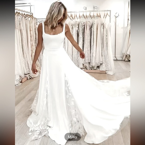 Dresses & Skirts - STUNNING Milky White Squared Neck Floral Lace Sleeveless wedding dress